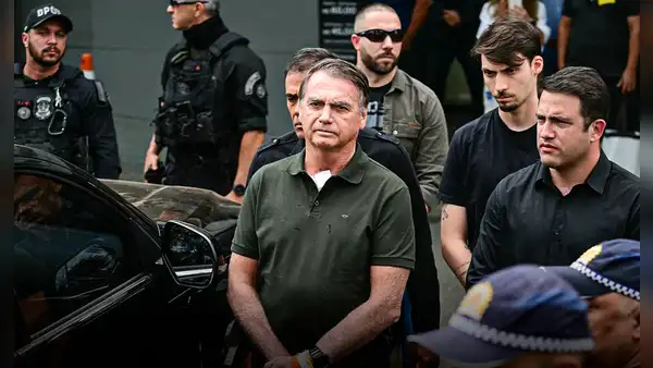 Supremo de Brasil niega arresto domiciliario a Bolsonaro, pero aprueba su salida de prisión para una cirugía