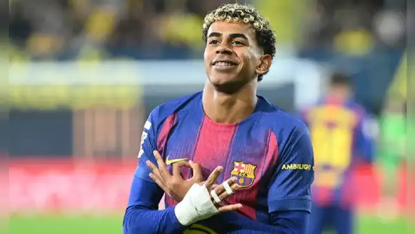 Barcelona derrotó 0-2 al Villarreal en el estadio de la Cerámica y encaja ocho triunfos consecutivos en LaLiga.