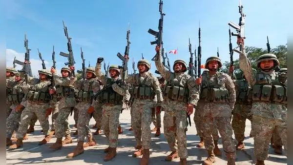 Registro Militar a la antigua: con colas, dudas y multas para omisos