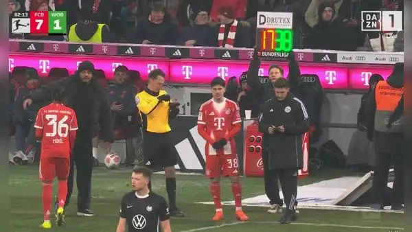 Felipe Chávez debutó con Bayern Múnich en la Bundesliga: peruano ingresó en goleada 8-1