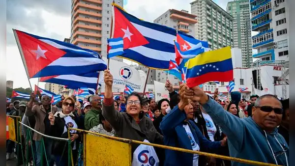 Cuba organiza manifestación masiva para condenar ataque de EE. UU. a Venezuela y exigir la liberación de Maduro