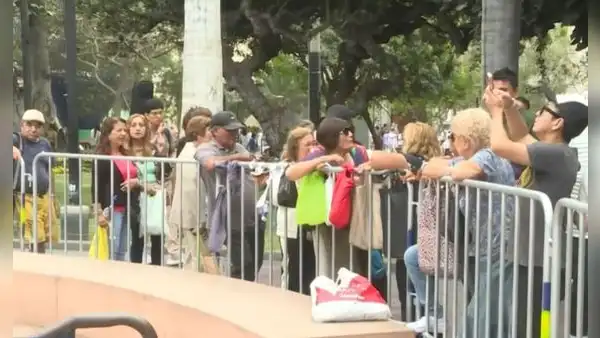 Adultos mayores rechazan cierre del anfiteatro del parque Kennedy en Miraflores: “Acá nos divertimos sanamente”