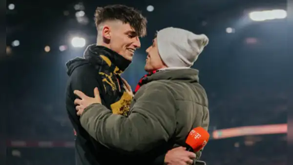 Frente a 50.000 personas: árbitro le propuso matrimonio a su novio en pleno partido de la Bundesliga