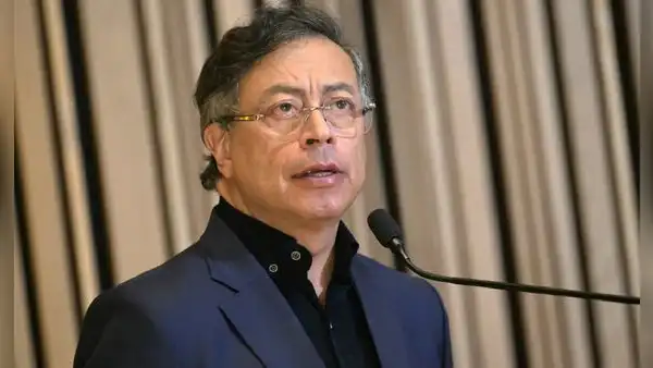 Gustavo Petro denunció un presunto plan para asesinarlo mientras volaba en un helicóptero al norte de Colombia