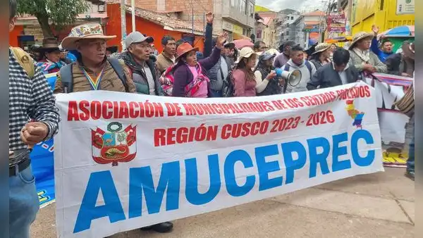 180 alcaldes de centros poblados protestan en Cusco: exigen al GORE la entrega de presupuesto fijado por ley