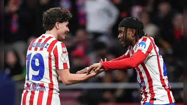 Atlético Madrid tiene pie y medio en la final: apabulló 4-0 al Barcelona y está a 90 minutos de pelear por la Copa del Rey 2026