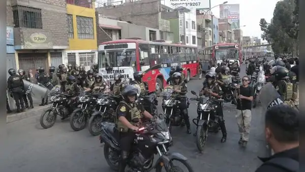 Paro de transportistas EN VIVO, hoy, 16 de febrero: últimas noticias sobre las medidas de los gremios y rutas de buses en Lima Metropolitana