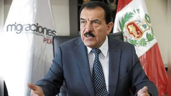 Congresista Edgar Reymundo es candidato a la presidencia por Bloque Democrático