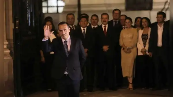 José Jerí abandona Palacio de Gobierno tras ser censurado por el Congreso: así fue su salida