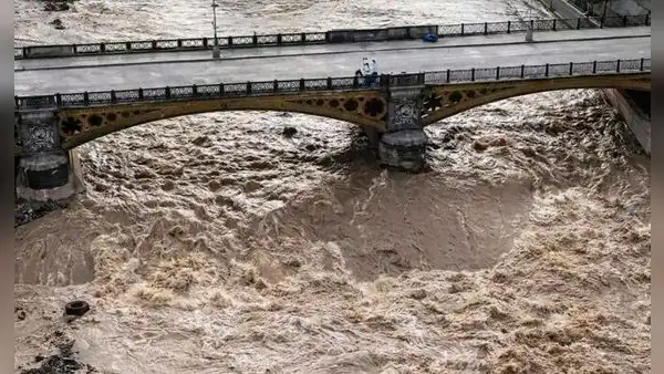Río Rímac alcanzó umbral rojo tras aumento del caudal: INDECI recomienda alejarse de las riberas