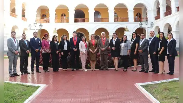 Titular de la Corte de La Libertad juramenta a 29 magistrados provisionales y supernumerarios