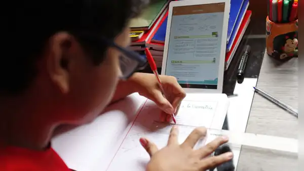 Padres de familia rechazan retorno a clases remotas y anuncian plantón frente al Ministerio de Educación: "Envía un nocivo mensaje"