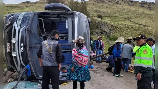 Bus que partió de Cusco registró volcadura en Chumbivilcas: reportan una mujer fallecida y 39 heridos