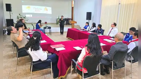 Presidente de la Corte de Moquegua participa en reunión interinstitucional para fortalecer estrategias educativas en colegios de la región