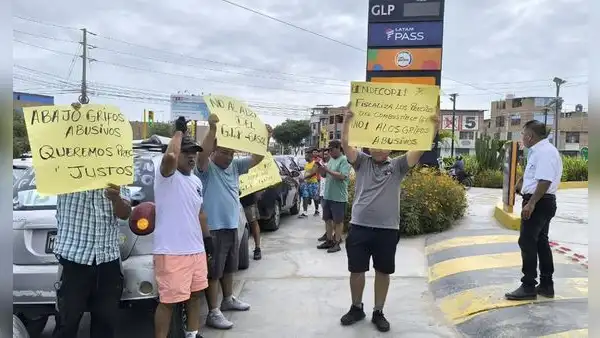 Chiclayo: más de 200 transportistas protestan por presunta especulación en grifos