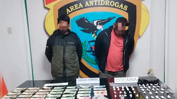 Arequipa: caen dos sujetos que comercializaban droga con servicio delivery