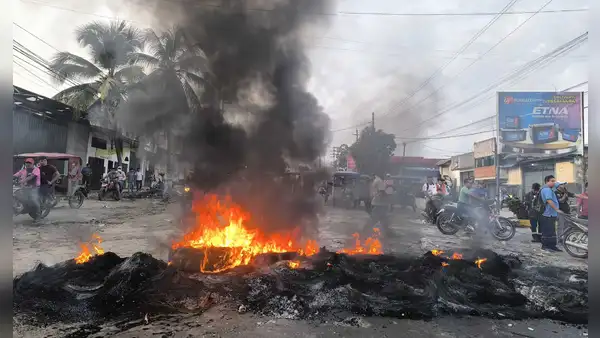 Transportistas acatan paro de 48 horas en Iquitos por alza de precio de combustibles: bloqueos, enfrentamientos y mercados desabastecidos