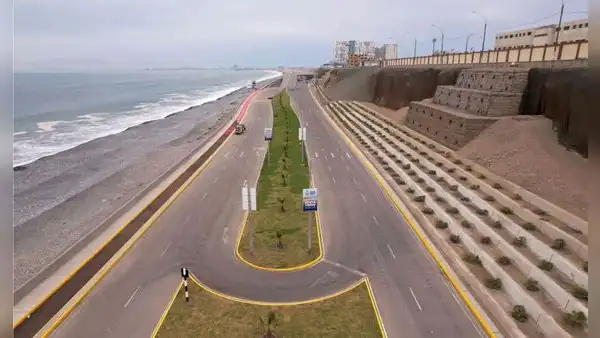 Cierran tramo de la Costa Verde por oleajes anómalos, anuncia la Municipalidad del Callao