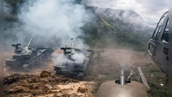 Ecuador bombardea una presunta zona de minería ilegal cerca de la frontera con Colombia