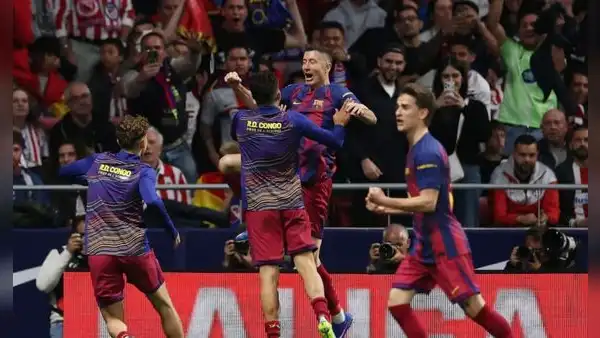 Barcelona venció 2-1 a Atlético de Madrid y sigue como único líder de LaLiga de España