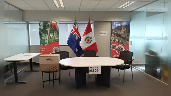 Elecciones iniciaron en el extranjero: Nueva Zelanda fue el primer país en abrir sus mesas de sufragio