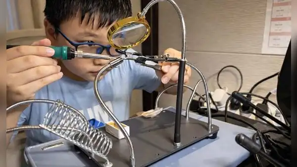 Adolescente chino de 14 años construye desde cero un motor turborreactor y sorprende al mundo con su talento científico