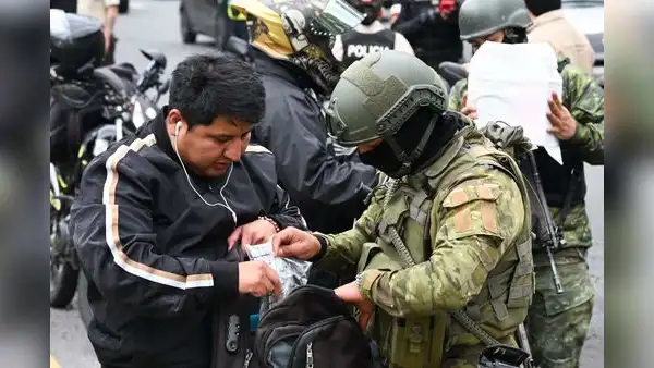 Ecuador decreta toque de queda en Quito y Guayaquil en mayo para frenar violencia del narcotráfico