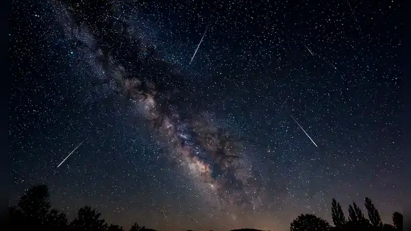 Lluvia de estrellas Líridas 2026: ¿a qué hora ver la lluvia de meteoros en su punto máximo desde Sudamérica este 22 de abril?