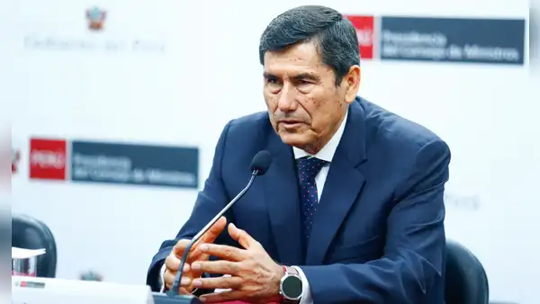 Primer ministro marca distancia de Balcázar y defiende compra de aviones: “Como militar, cumplo mi palabra”