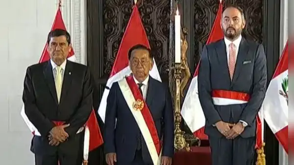 Amadeo Javier Flores Carcagno es el nuevo ministro de Defensa tras salida de Carlos Díaz por compra de aviones