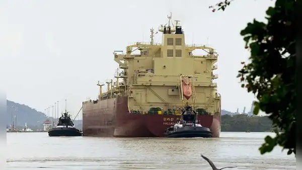 Empresas pagan hasta US$4 millones por cruzar el Canal de Panamá tras crisis en el estrecho de Ormuz