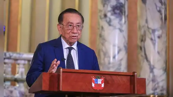 José Balcázar anuncia que han pedido un crédito suplementario para financiar Beca Bicentenario