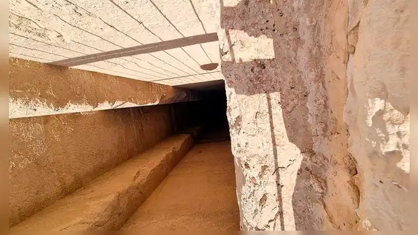 El camino hacia un mundo subterráneo en Egipto: túneles secretos descubiertos bajo las pirámides de Giza