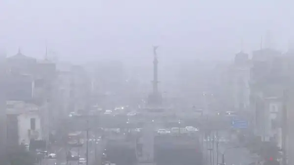 Se acabó el cielo despejado: Senamhi advierte lloviznas, neblina y ráfagas de viento en toda la costa peruana