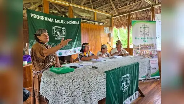 Mujeres que protegen la Amazonía pese a las amenazas