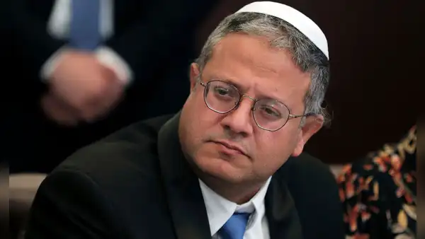 Ministro israelí Ben-Gvir provoca condena internacional tras humillar a activistas que llevaban ayuda humanitaria a Gaza