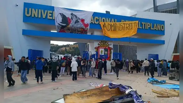 Toman la UNA Puno y paralizan clases: rechazan creación de nuevas carreras y denuncian fines políticos
