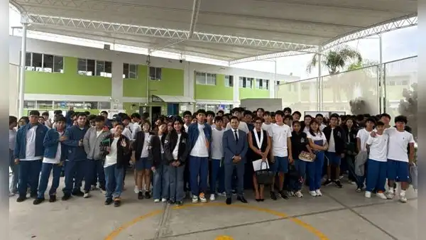 Más de 150 estudiantes participaron en charla sobre sanciones penales ante hechos de violencia