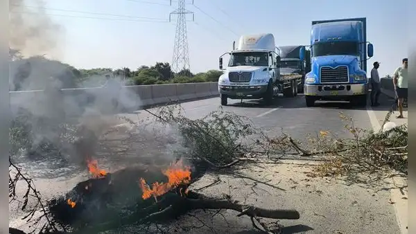 Paro agrario: productores arroceros y bananeros bloquean vías en varias regiones y exigen declarar en emergencia el sector
