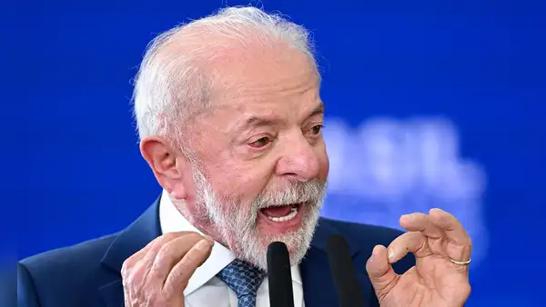 Lula da Silva envía ayuda humanitaria a Bolivia mientras las protestas cumplen cuatro semanas y aíslan La Paz