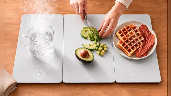 China revela una tabla de cocina inteligente que calienta tus platos solo en 10 segundos mientras cortas los alimentos