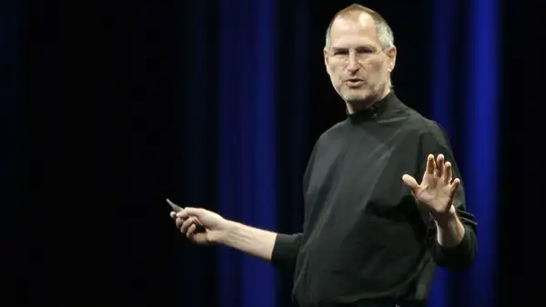 La regla de Steve Jobs para evitar reuniones innecesarias y mejorar la productividad en su empresa
