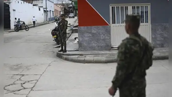 Guerra entre disidencias de las FARC deja 48 muertos en la Amazonía colombiana a días de elecciones
