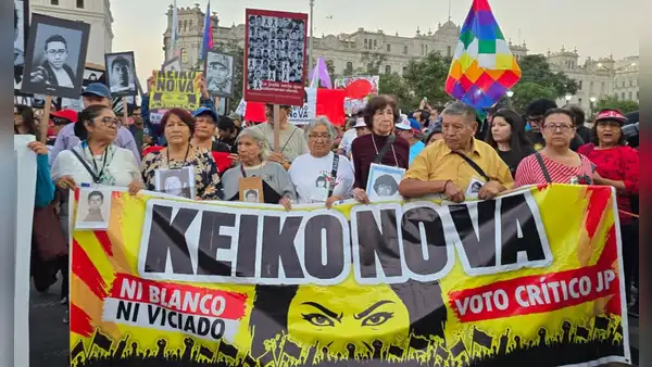 Gremios, colectivos y estudiantes marcharon contra Keiko Fujimori