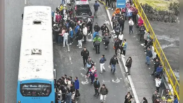 Transportistas suspenden paro nacional del 2 de junio tras reunión con el Ejecutivo: "Hay un plazo hasta mañana"