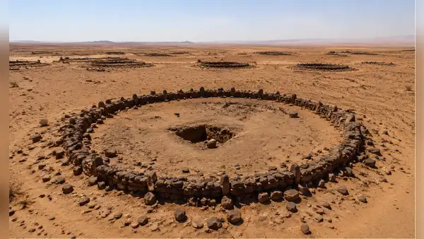 Los arqueólogos quedan asombrados al descubrir 260 tumbas monumentales de 6.000 años en el desierto del Sáhara