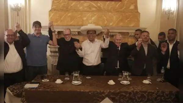 Roberto Sánchez aparece junto a Belmont, López Chau y George Forsyth: excandidatos le brindan su apoyo frente a Fujimori