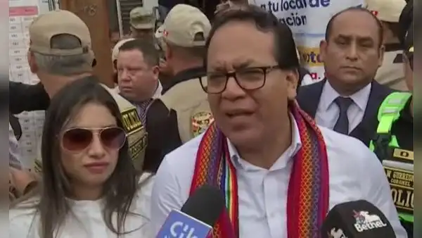 Roberto Sánchez votó en San Borja y llamo a aceptar resultados: "Respetemos el voto libre"