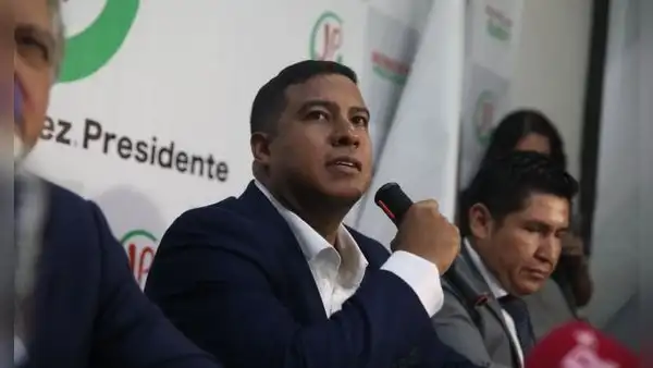 Ernesto Zunini cuestiona nueva versión de Alfredo Torres sobre conteo rápido: "Por lo menos, es extraño"