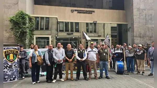 Trabajadores del INPE protestan frente a sede central por mejoras salariales y seguridad laboral: “No nos dan las condiciones”